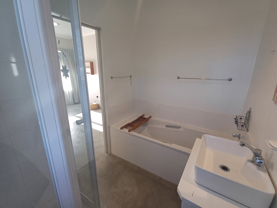 To Let 2 Bedroom Property for Rent in Oceanview Heights Western Cape